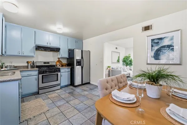 $650,000 | 11736 215th Street, Lakewood, CA 90715