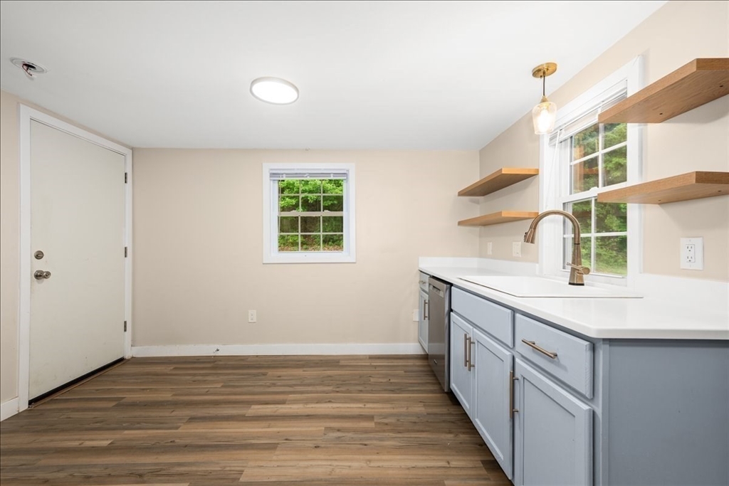 19 East Road Westminster, MA 01473 - Photo 5 of 36 Gallery Image 5
