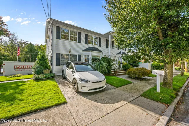 $1,280,000 | 174 Tallman Street | Annadale