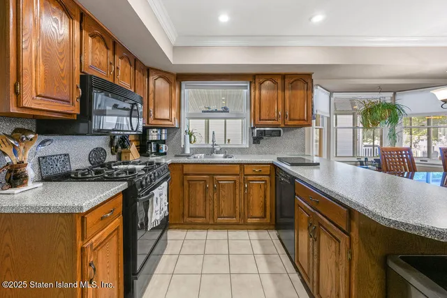 $1,280,000 | 174 Tallman Street | Annadale