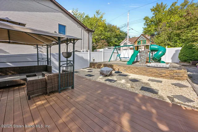 $1,280,000 | 174 Tallman Street | Annadale