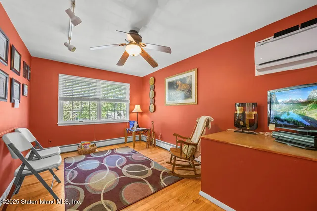 $1,280,000 | 174 Tallman Street | Annadale