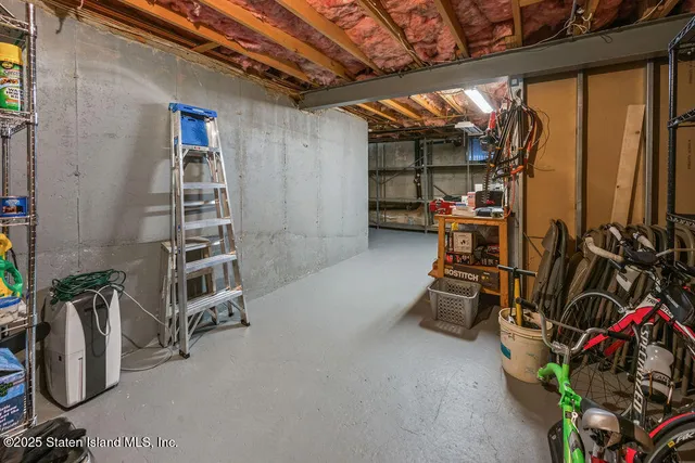 $1,280,000 | 174 Tallman Street | Annadale