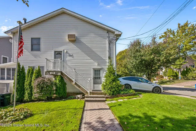 $1,280,000 | 174 Tallman Street | Annadale