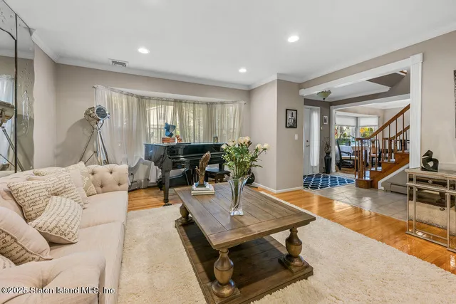 $1,280,000 | 174 Tallman Street | Annadale
