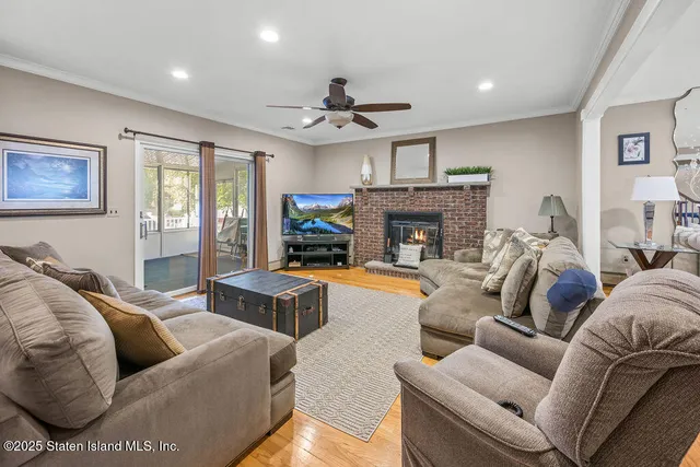 $1,280,000 | 174 Tallman Street | Annadale