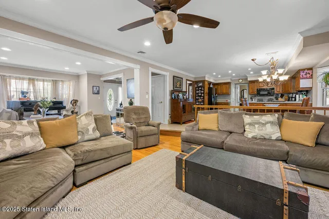 $1,280,000 | 174 Tallman Street | Annadale