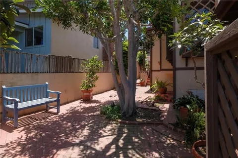 $2,699,000 | 652 35th Street, Manhattan Beach, CA 90266