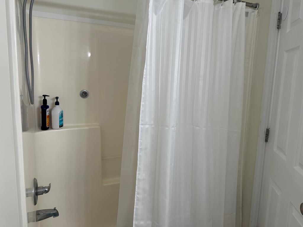 75 Biscayne Lane Dothan, AL 36303 - Photo 37 of 71 Hall Bathroom