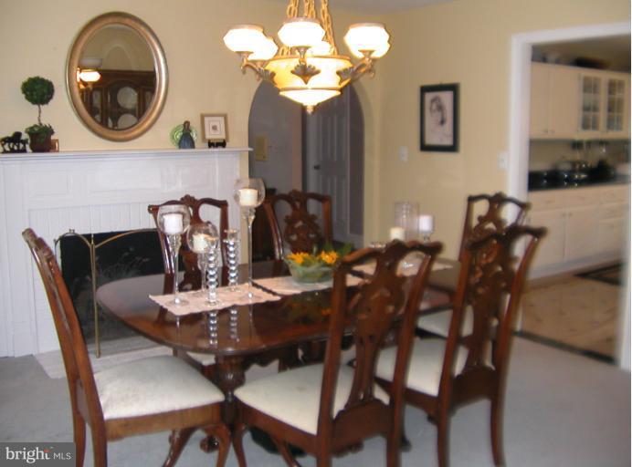 14101 Lewisdale Road Clarksburg, MD 20871 - Photo 10 of 28 Dining Room one