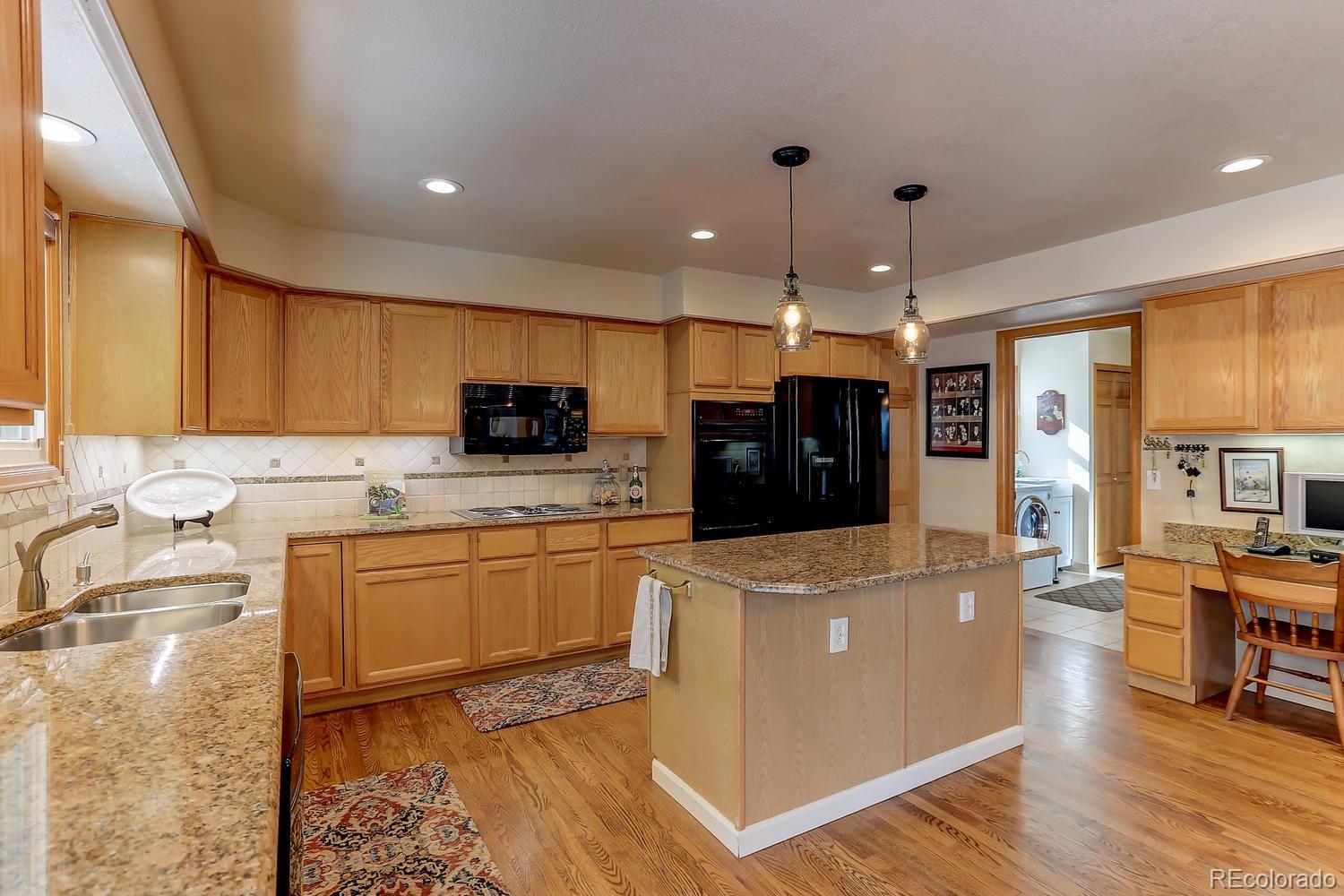 9806 Venneford Ranch Road Highlands Ranch, CO 80126 - Photo 9 of 31 Gallery Image 9