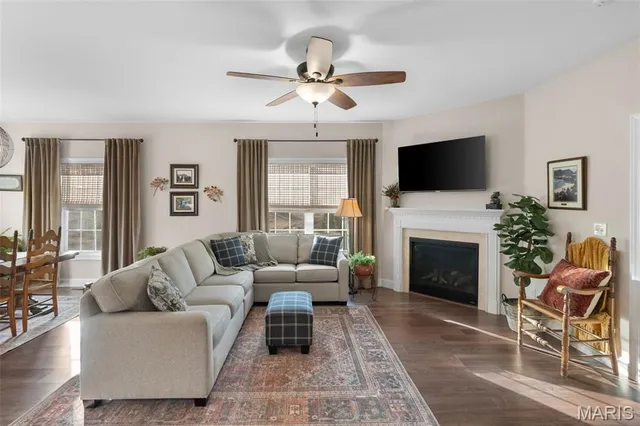 $375,000 | 912 Hanover Way, Washington, MO 63090