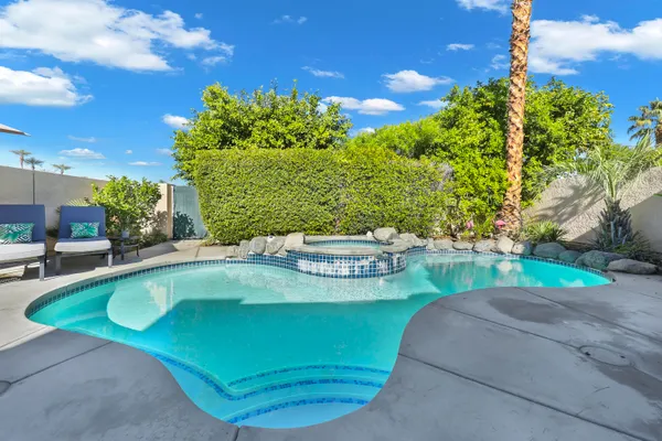 $550,000 | 21 Ensenada Lane, Palm Desert, CA 92260