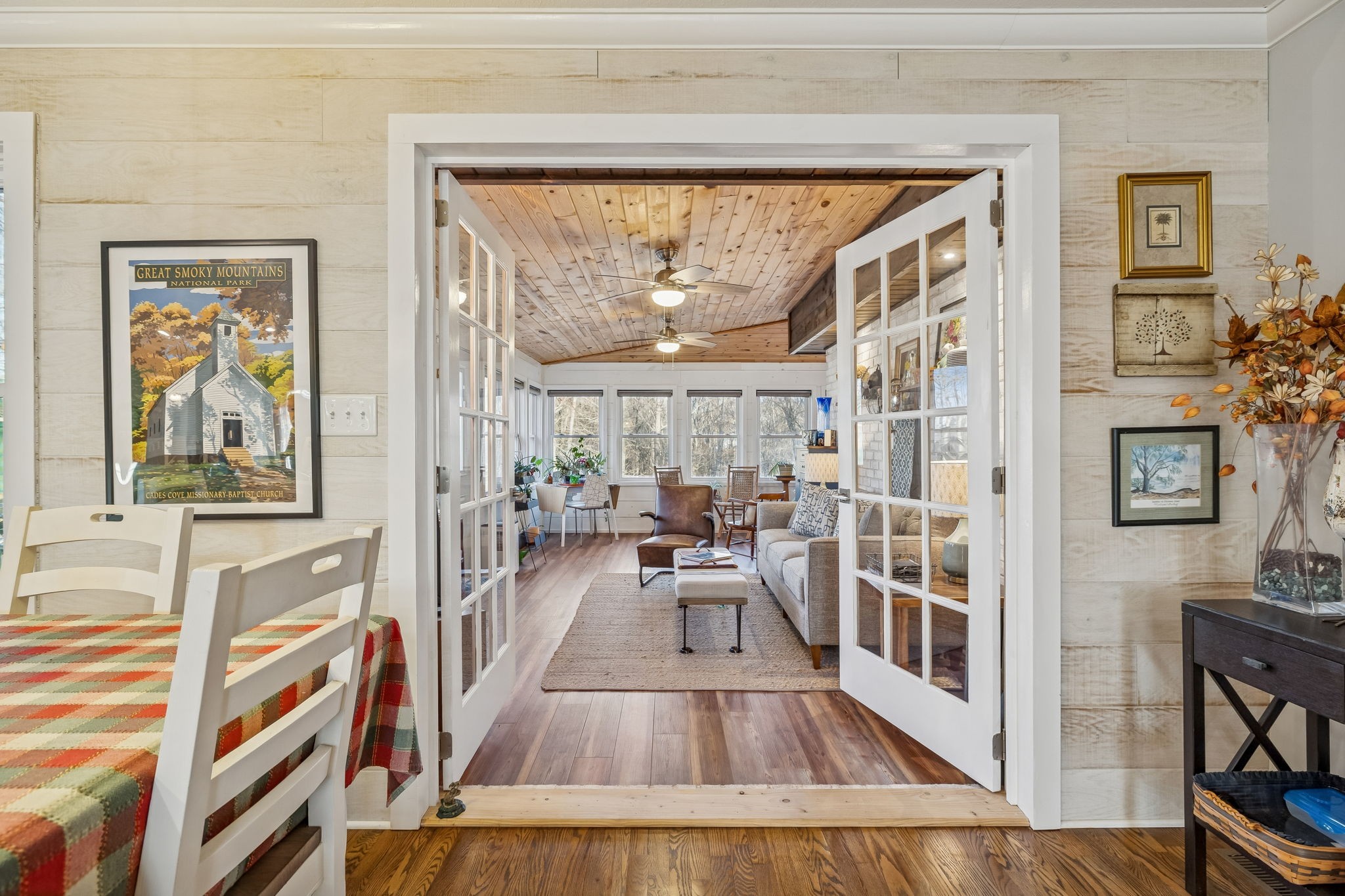1060 Satterwhite Road Ashland City, TN 37015 - Photo 18 of 38 a view of a interior of the house