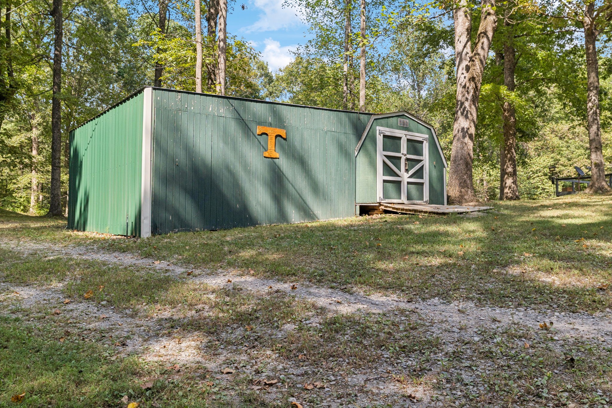 1060 Satterwhite Road Ashland City, TN 37015 - Photo 38 of 38 a backyard of a house