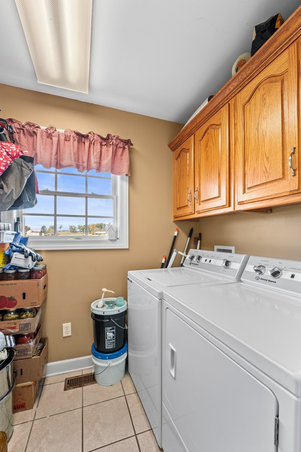 181 Hickory Grove Road Huntland, TN 37345 - Photo 29 of 41 a utility room with dryer and washer