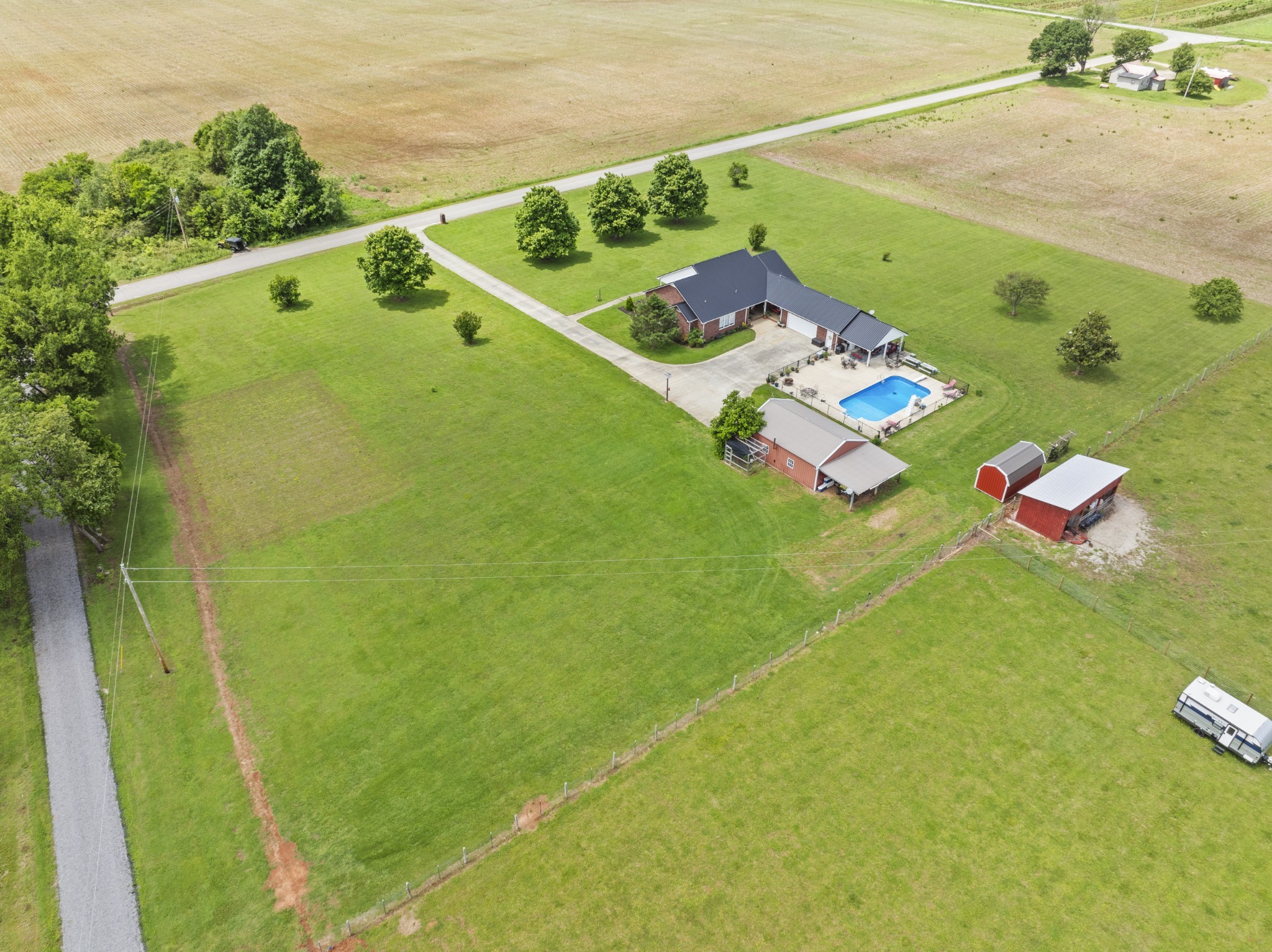 181 Hickory Grove Road Huntland, TN 37345 - Photo 37 of 41 a balcony with table and chairs