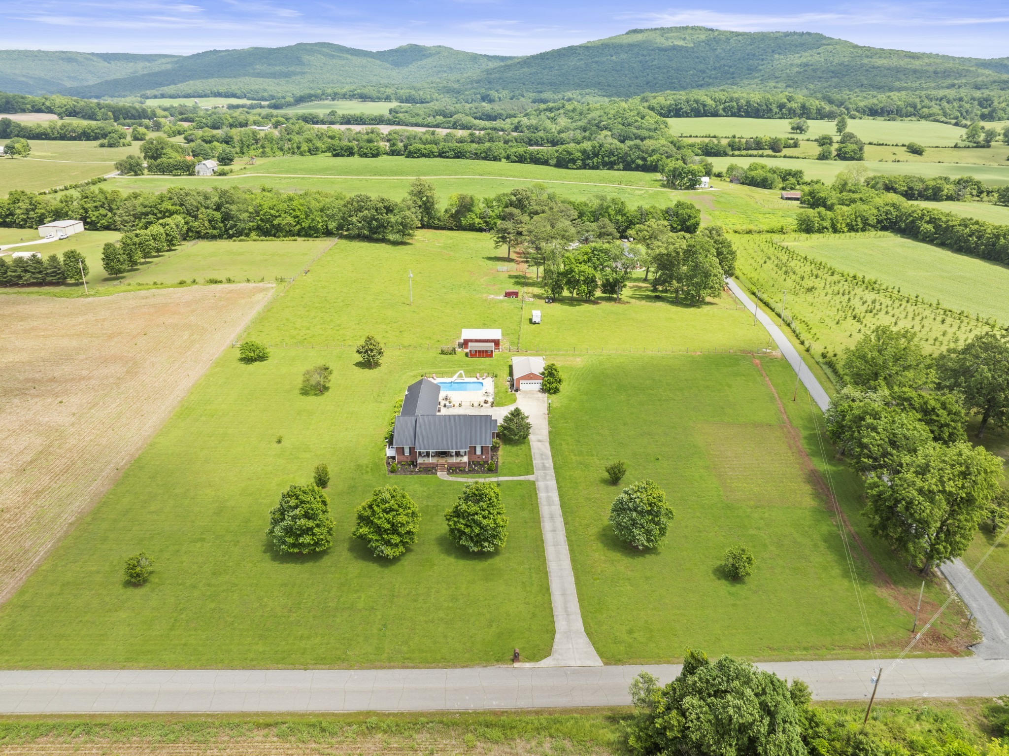 181 Hickory Grove Road Huntland, TN 37345 - Photo 38 of 41 a view of a city