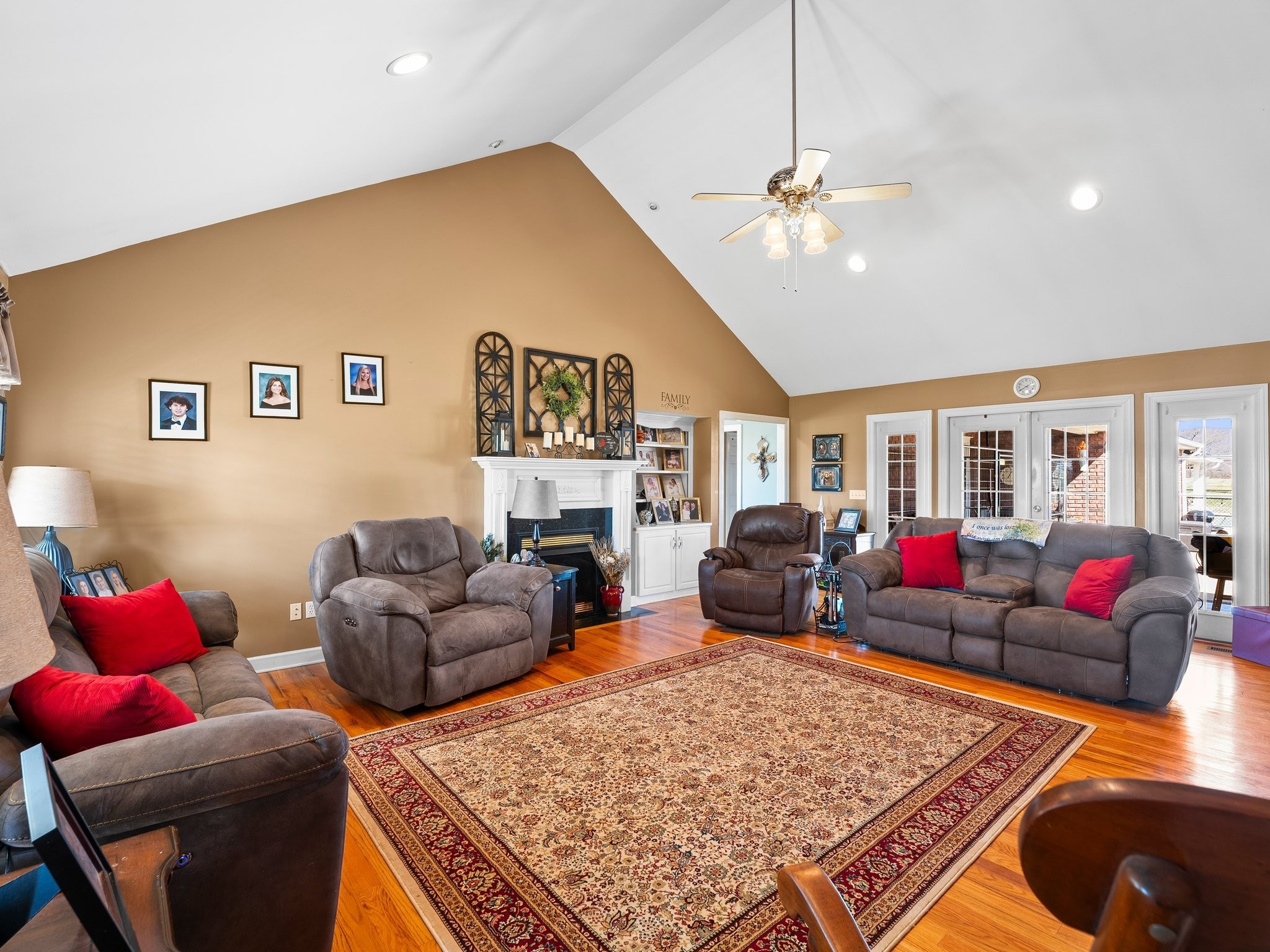 181 Hickory Grove Road Huntland, TN 37345 - Photo 10 of 41 a living room with furniture and a rug
