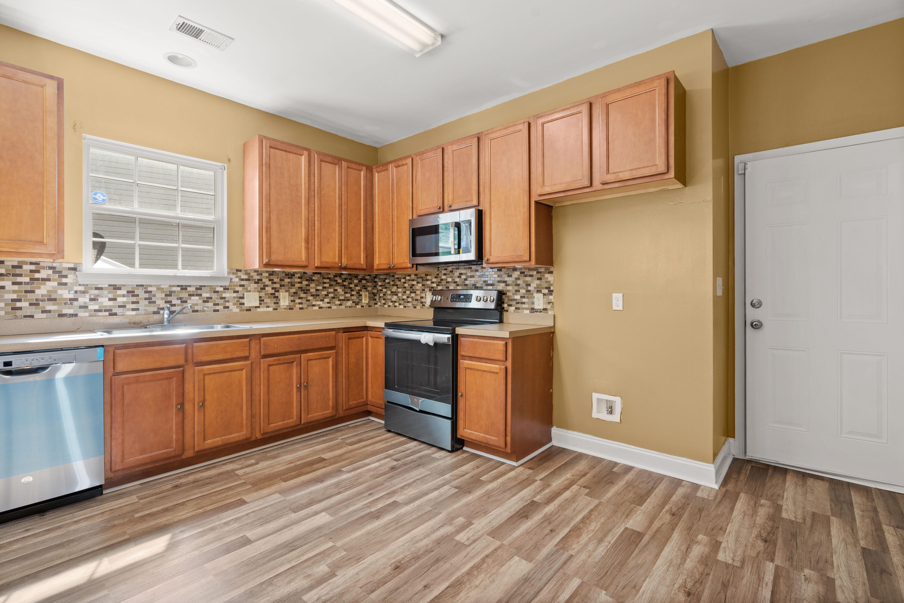 309 Stone Post Road Moncks Corner, SC 29461 - Photo 11 of 26 Kitchen