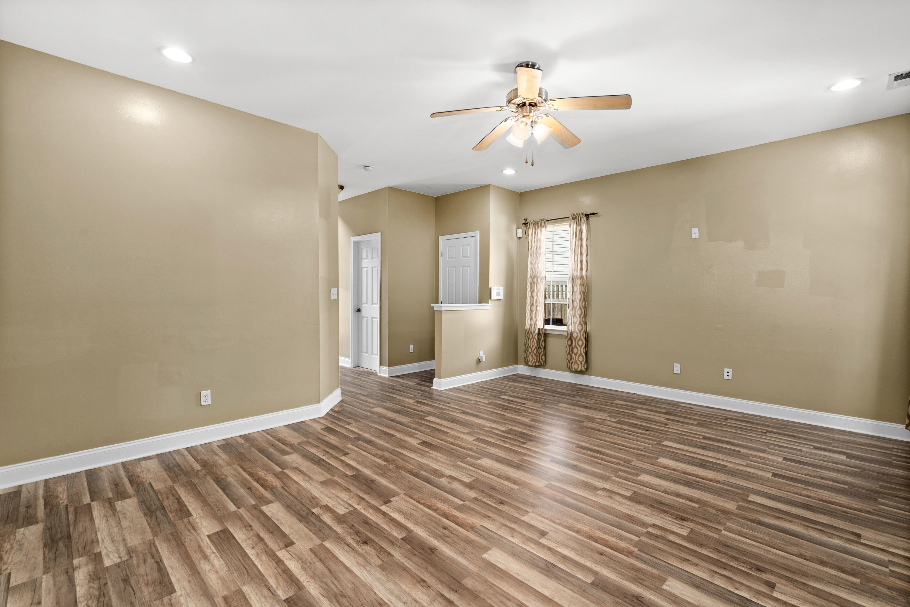309 Stone Post Road Moncks Corner, SC 29461 - Photo 8 of 26 Living Room