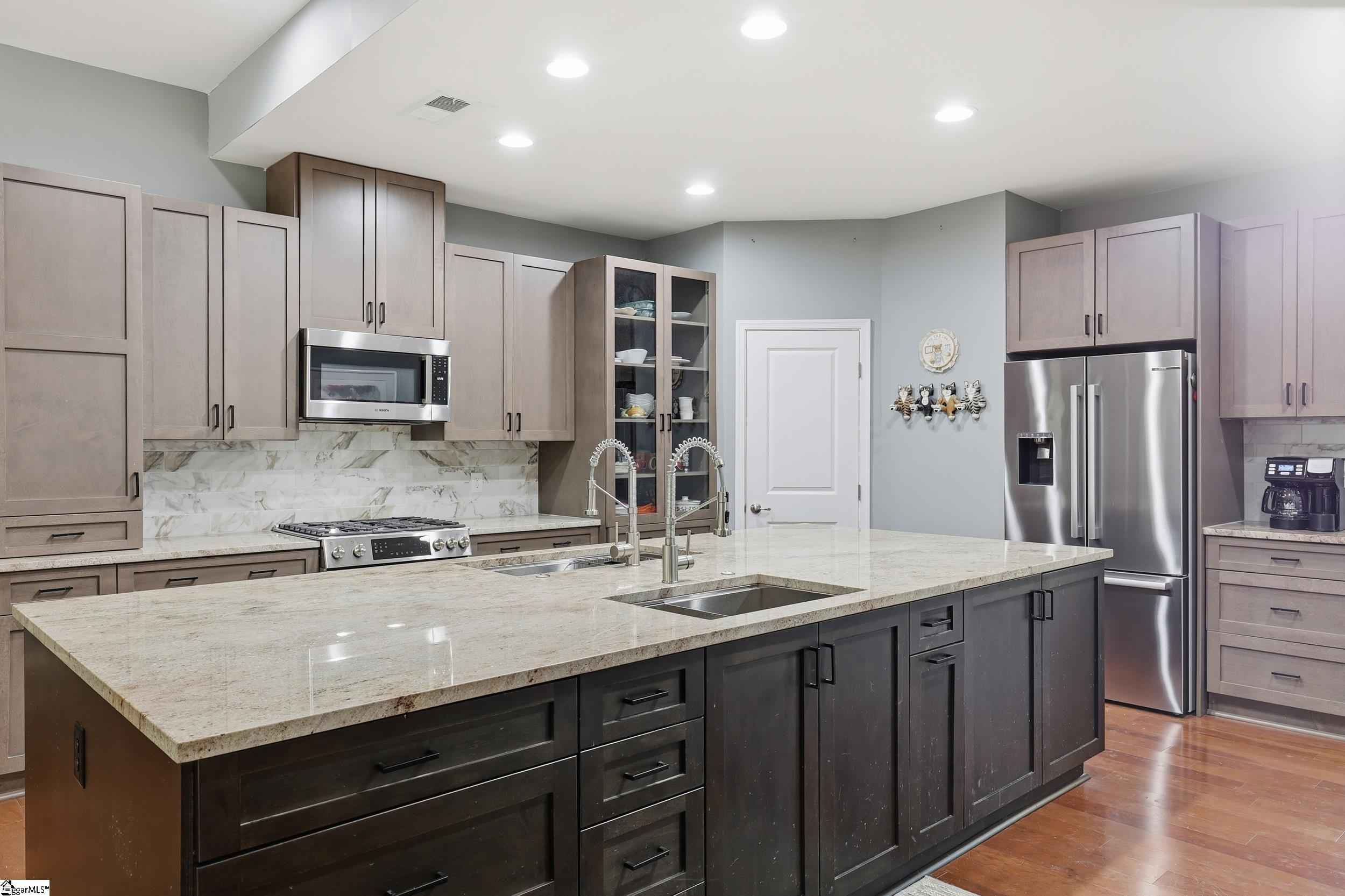 244 Chestatee Court Simpsonville, SC 29680 - Photo 4 of 37