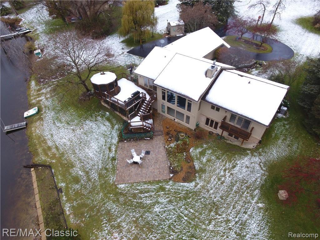 2560 Ford Road White Lake, MI 48383 - Photo 64 of 64 DJI_0031.JPG