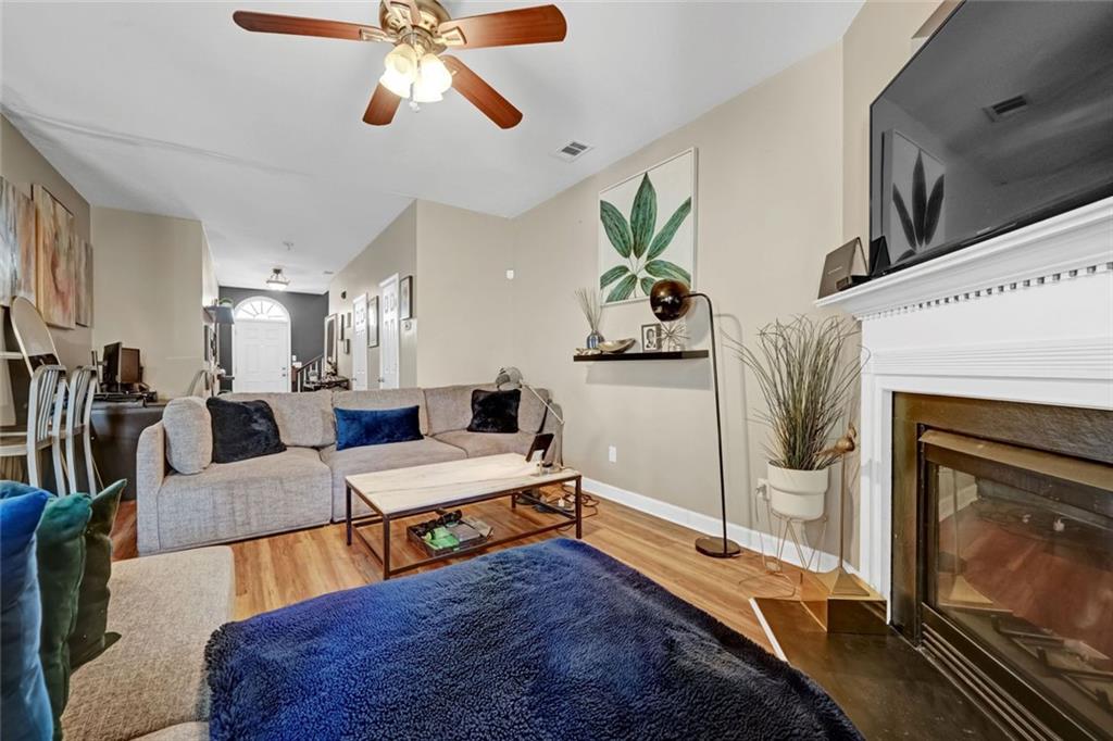 727 Celeste Lane Atlanta, GA 30331 - Photo 8 of 23