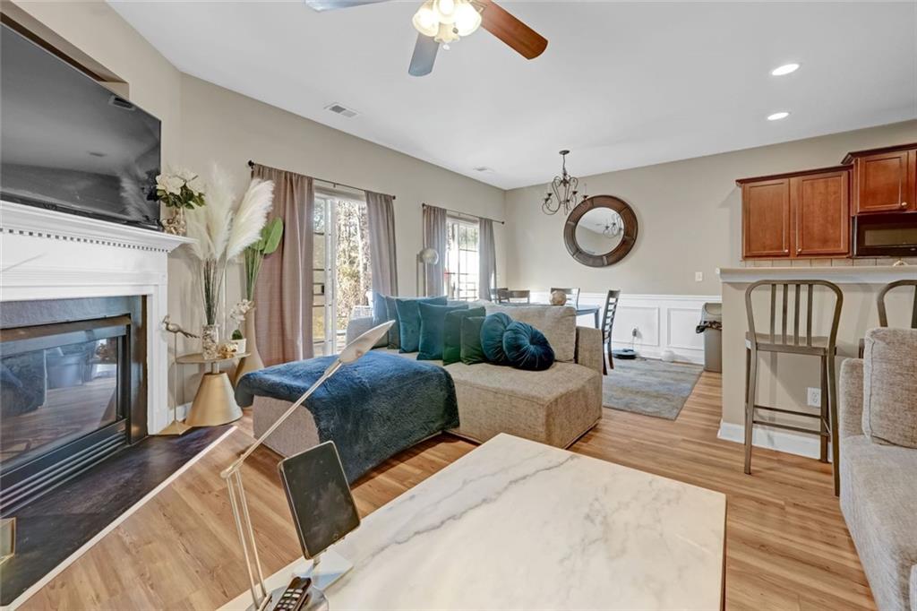 727 Celeste Lane Atlanta, GA 30331 - Photo 9 of 23