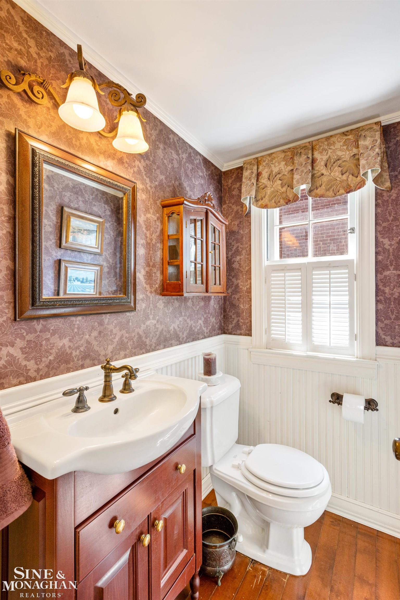 170 Fisher Road Grosse Pointe, MI 48230 - Photo 22 of 38 50114674-22.JPG