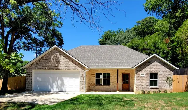 $1,849 | 413 South Eddy Avenue, Denison, TX 75020