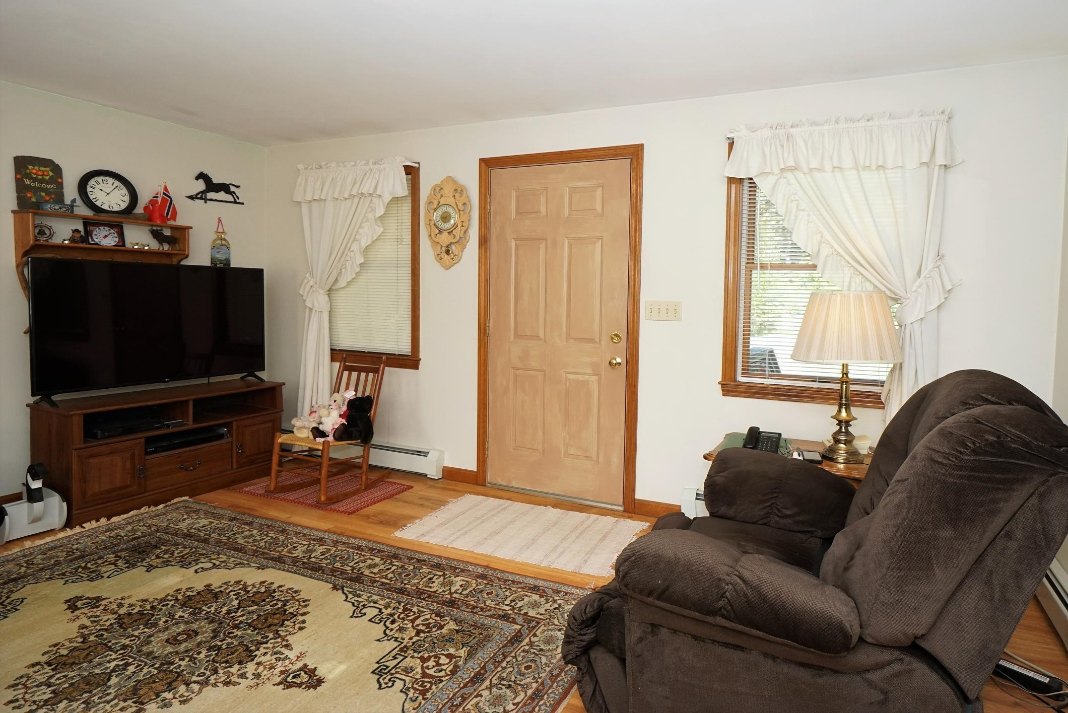 466 Middle Road Brentwood, NH 03833 - Photo 4 of 30