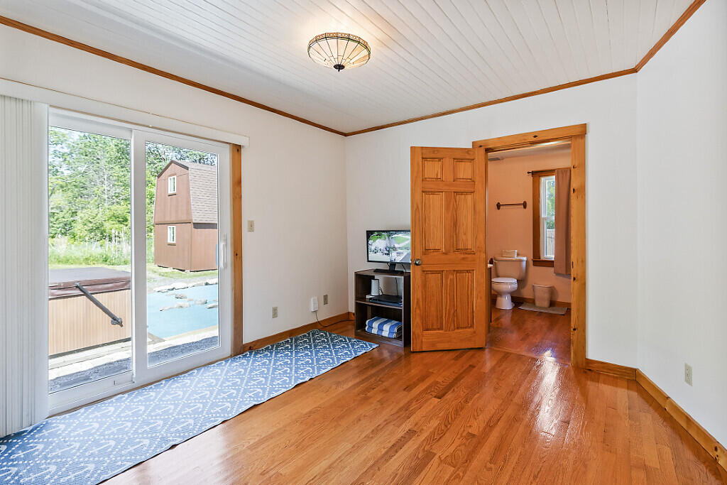 402 Waldoboro Road Friendship, ME 04547 - Photo 21 of 43 29_BP5A7842_DxO_mls