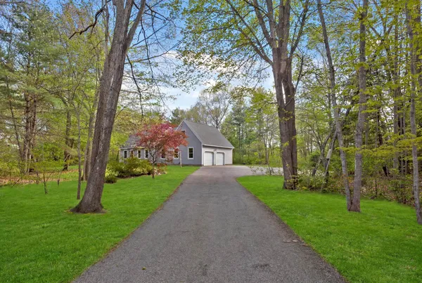 $924,999 | 22 New Road, North Hampton, NH 03862