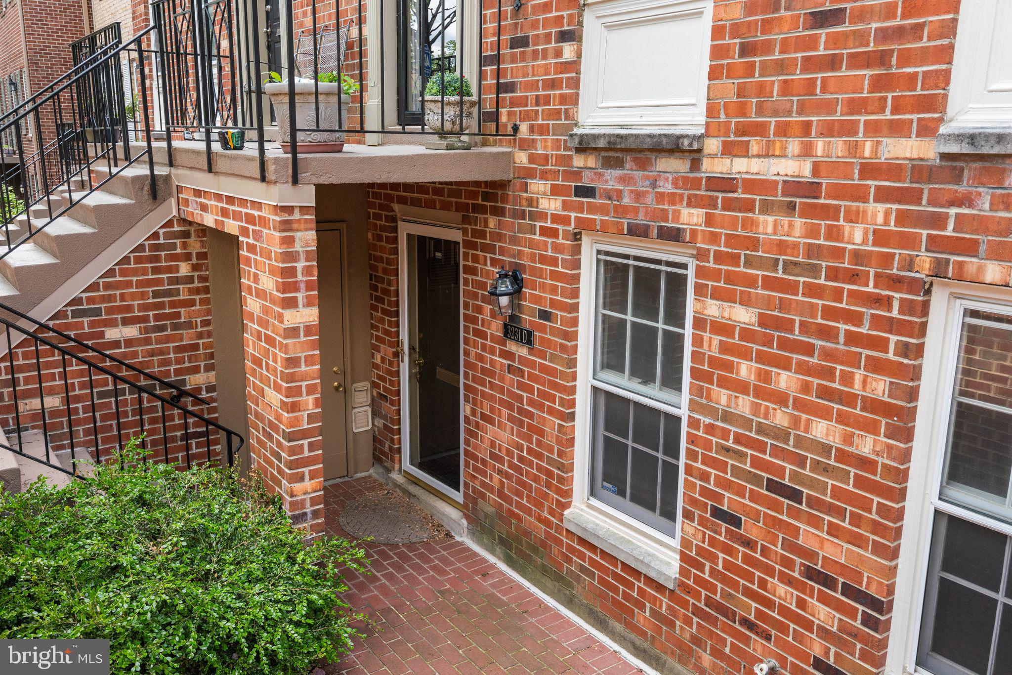3231 Sutton Place Northwest, Unit D Washington, DC 20016 - Photo 3 of 41