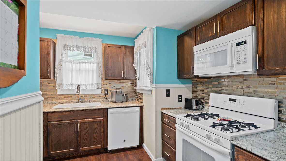 427 Elm Street Warwick, RI 02888 - Photo 16 of 36