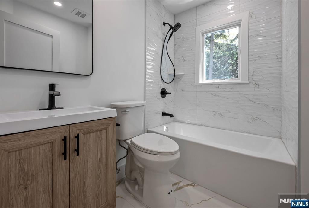 399 Gilbert Street, Unit FIRST Ridgewood, NJ 07450 - Photo 11 of 25