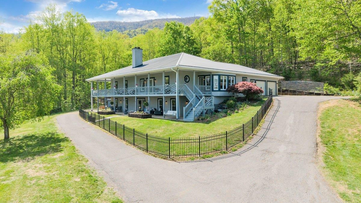649 Greyledge Road Buchanan, VA 24066 - Photo 2 of 75