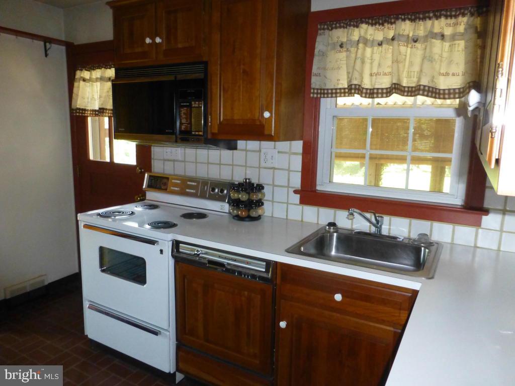 1511 Sandhill Road Lebanon, PA 17046 - Photo 18 of 36 Gallery Image 18