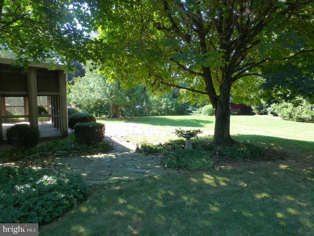 1511 Sandhill Road Lebanon, PA 17046 - Photo 3 of 36 Gallery Image 3