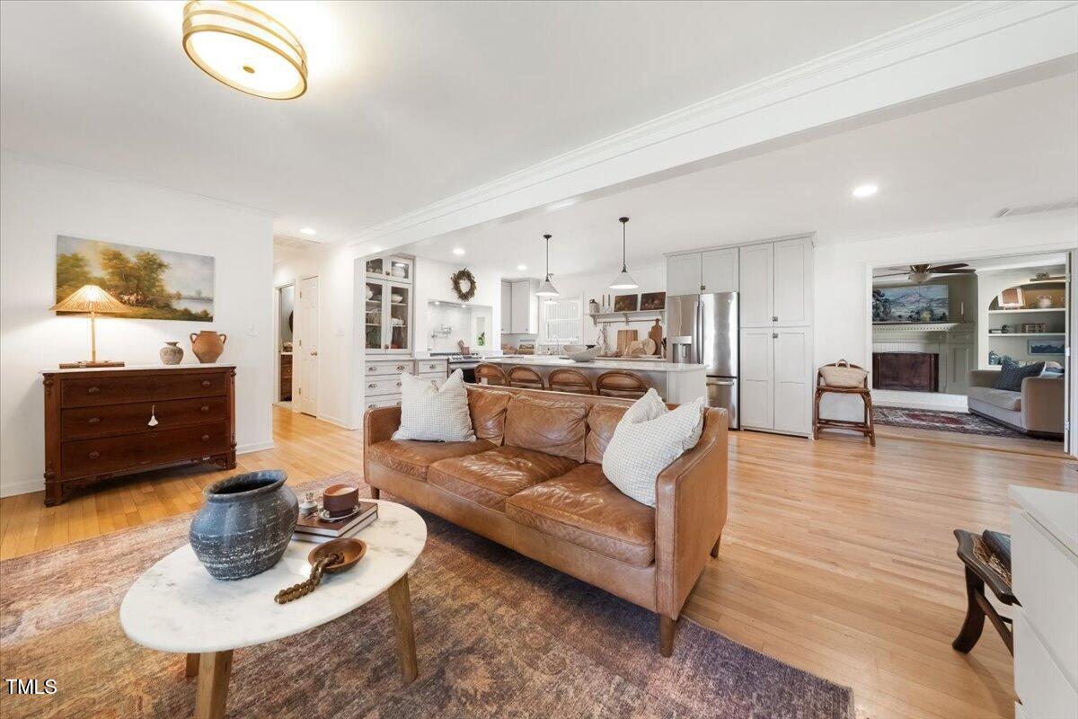 616 Yale Street Raleigh, NC 27609 - Photo 5 of 32 05-aINT_002