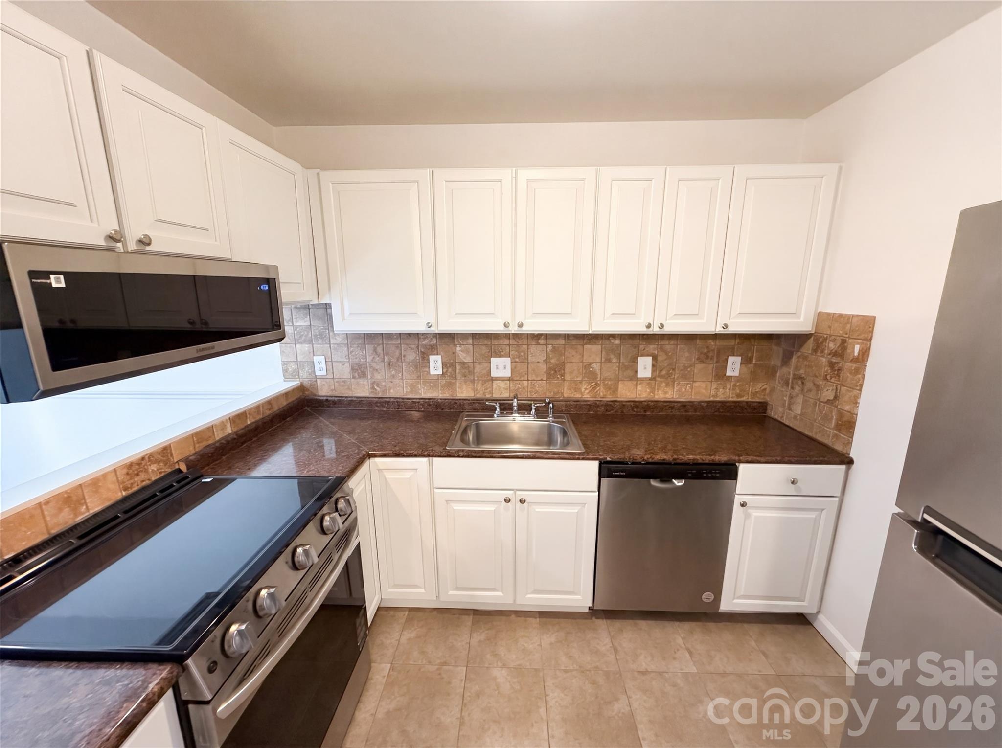 1625 Merry Oaks Road, Unit D Charlotte, NC 28205 - Photo 2 of 19