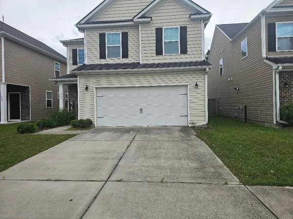 $370,000 | 447 Whispering Breeze Lane, Summerville, SC 29486