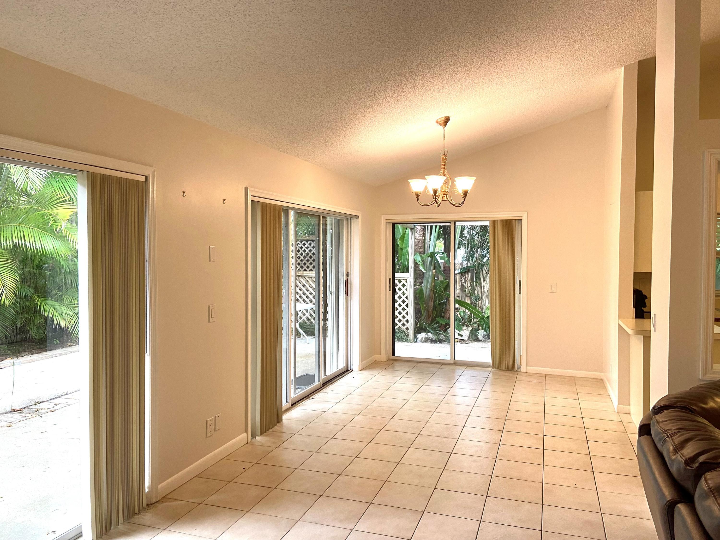 66 Baytree Circle Boynton Beach, FL 33436 - Photo 11 of 24 Dining Area