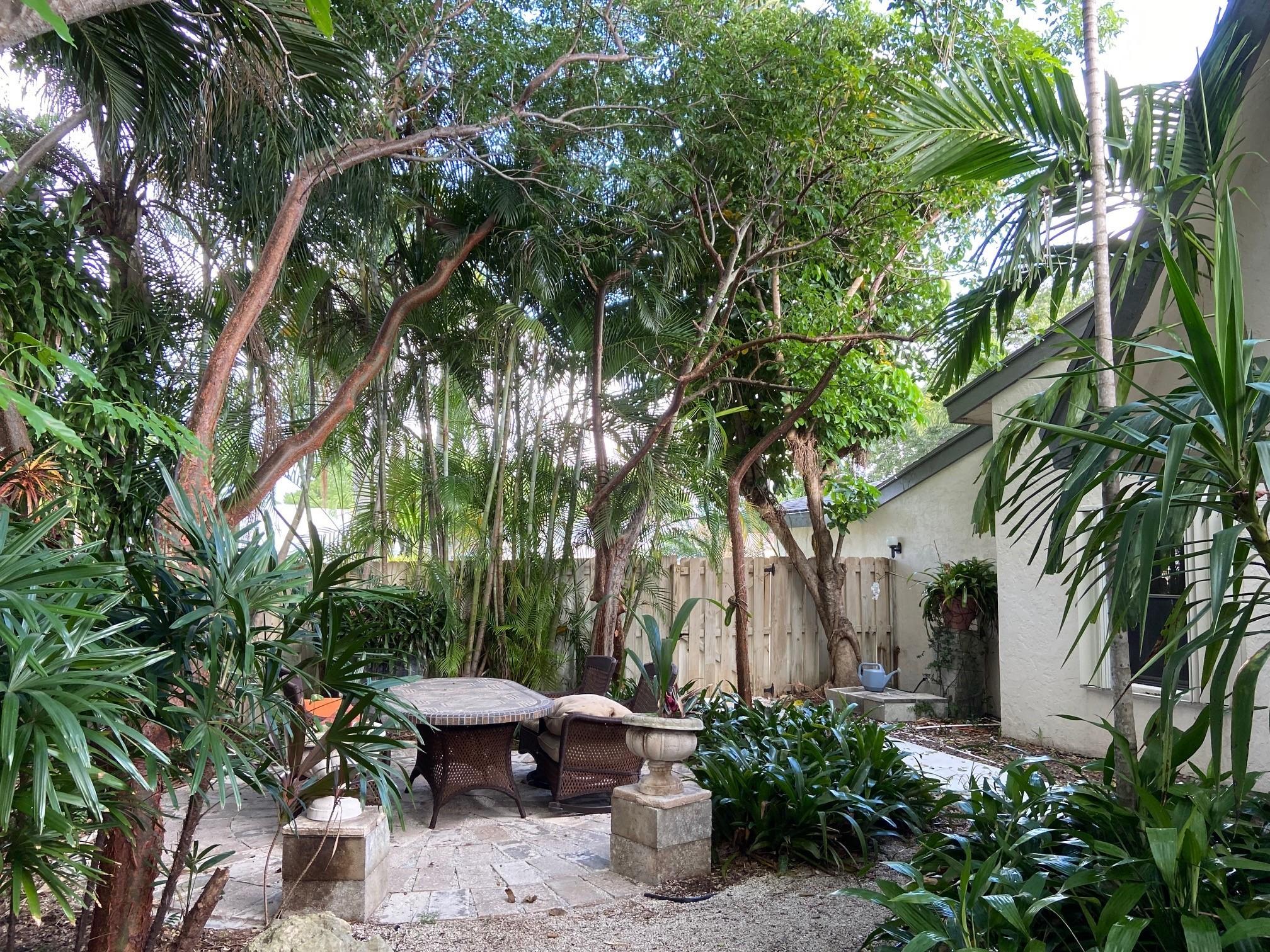 66 Baytree Circle Boynton Beach, FL 33436 - Photo 3 of 24 Courtyard