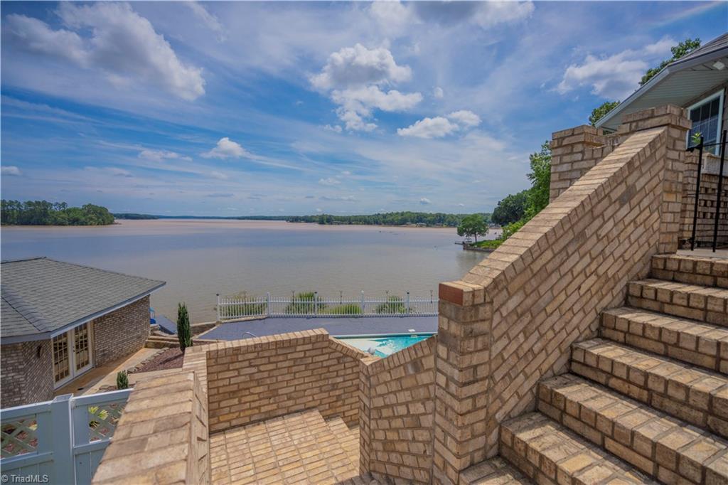 2307 Riverside Drive Lexington, NC 27292 - Photo 11 of 30 Great view from all levels
