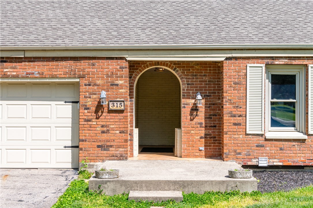 315 East Westbrook Road Clayton, OH 45415 - Photo 5 of 49