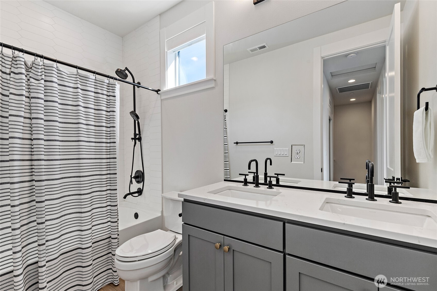 21724 25th Avenue Southeast, Unit A Bothell, WA 98021 - Photo 22 of 38