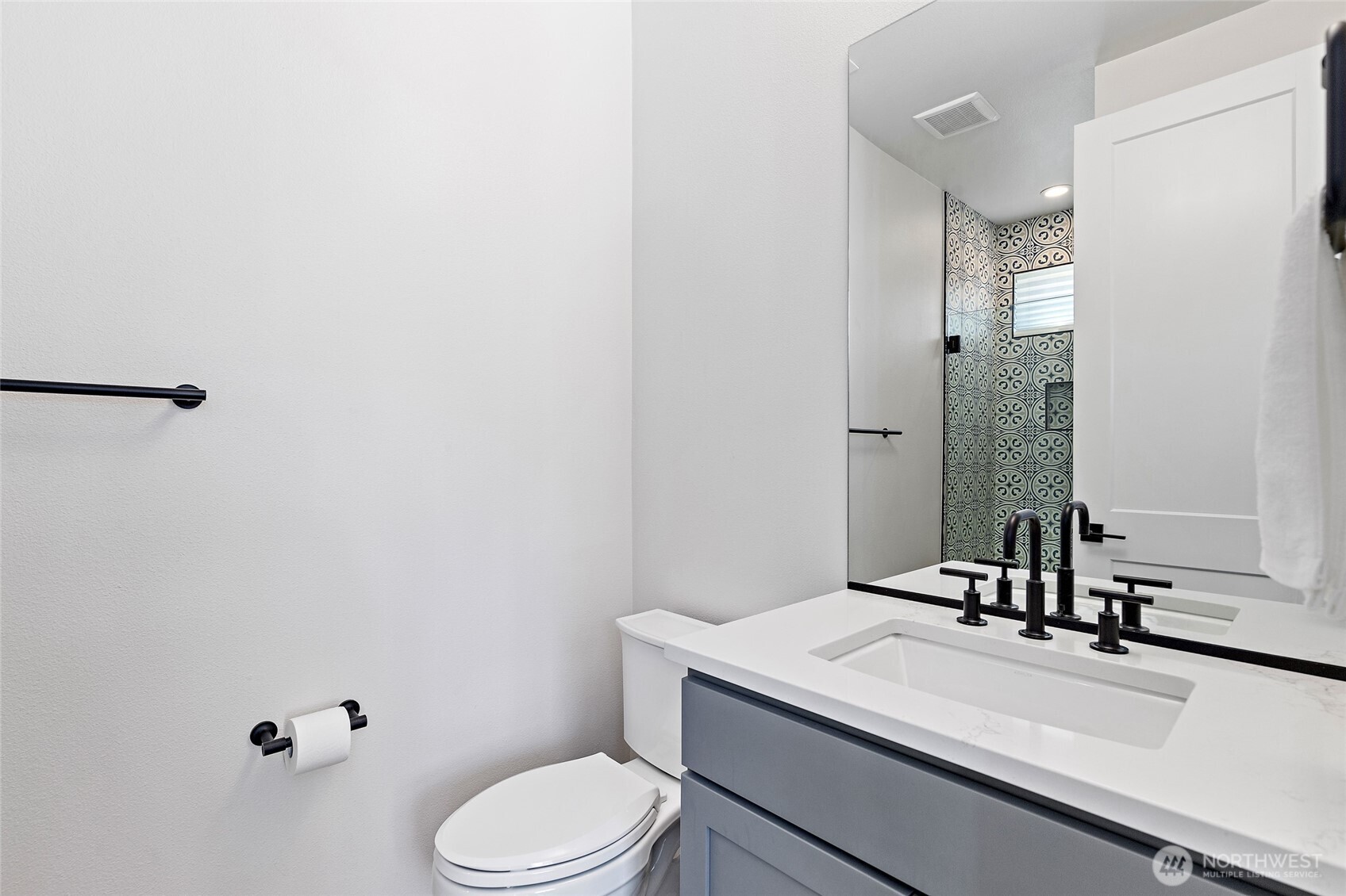 21724 25th Avenue Southeast, Unit A Bothell, WA 98021 - Photo 31 of 38