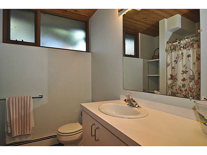 29 Side Road Little Compton, RI 02837 - Photo 25 of 25 Bathroom.